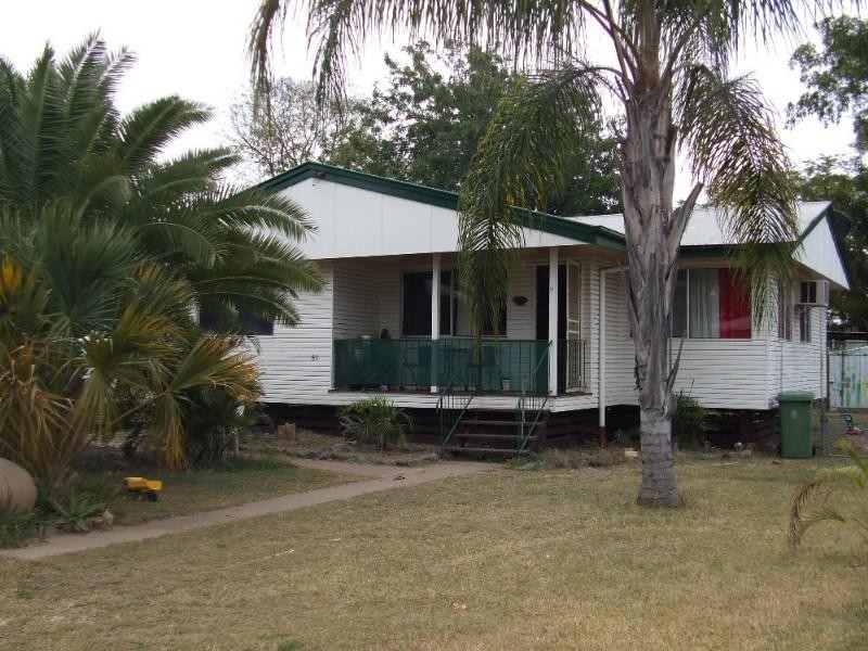 51 Bendee Cres, Blackwater QLD 4717