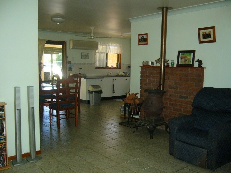 17 Barmoya Rd, The Caves QLD 4702