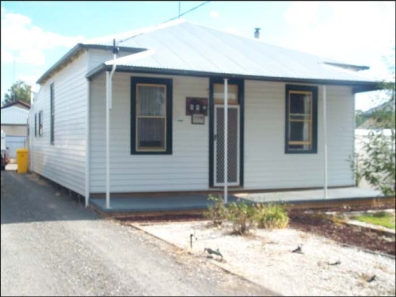 17 Arnold Street, Warracknabeal VIC 3393