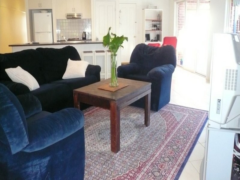 8 Lochgreen View, Cranbourne VIC 3977