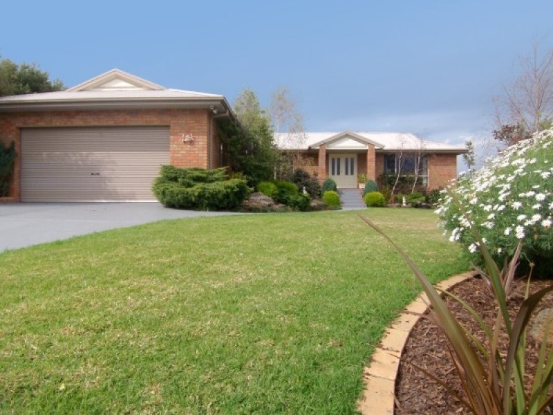 8 Eucalypt Court, Langwarrin VIC 3910