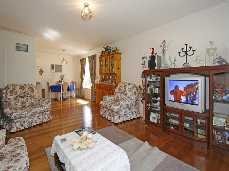 8 Wolsley Avenue, Frankston VIC 3199
