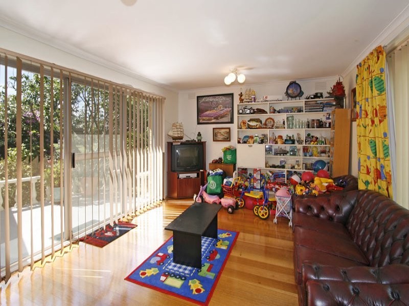 8 Wolsley Avenue, Frankston VIC 3199