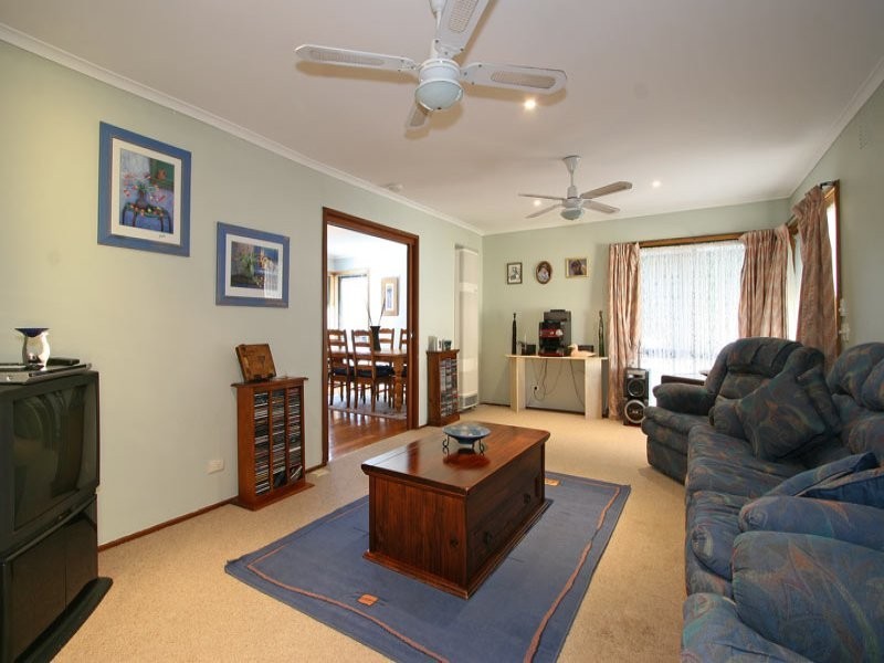 73 Grimwade Crescent, Frankston VIC 3199