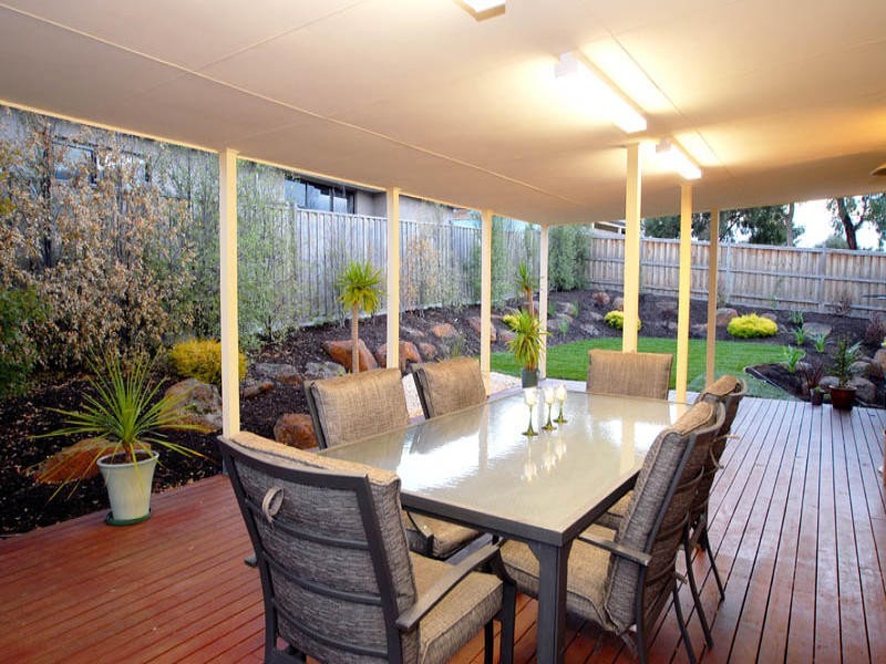 2 Brown Thornbill Court, Langwarrin VIC 3910