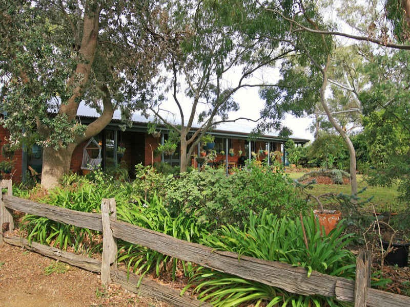 880 North Road, Pearcedale VIC 3912