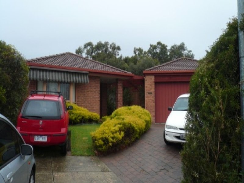 4 Banksia Court, Langwarrin VIC 3910