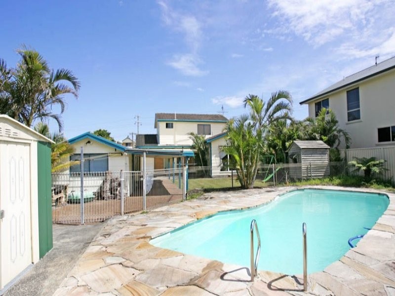 137 Hutton Rd, The Entrance North NSW 2261