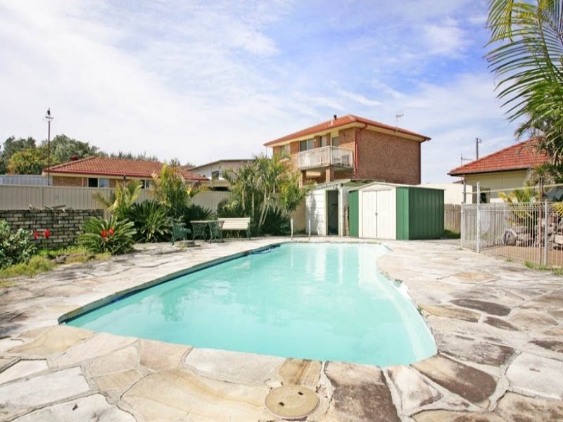 137 Hutton Rd, The Entrance North NSW 2261