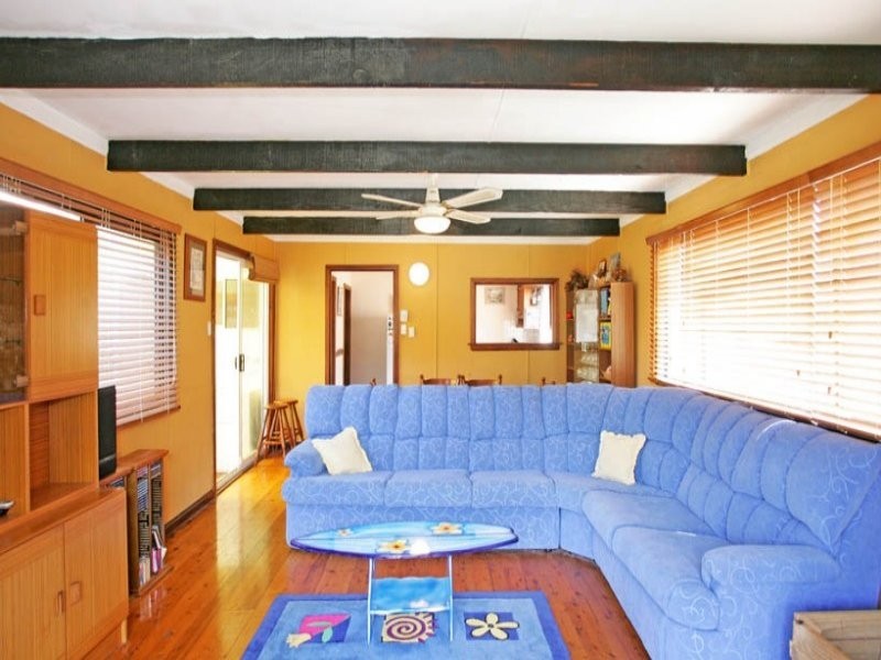 137 Hutton Rd, The Entrance North NSW 2261