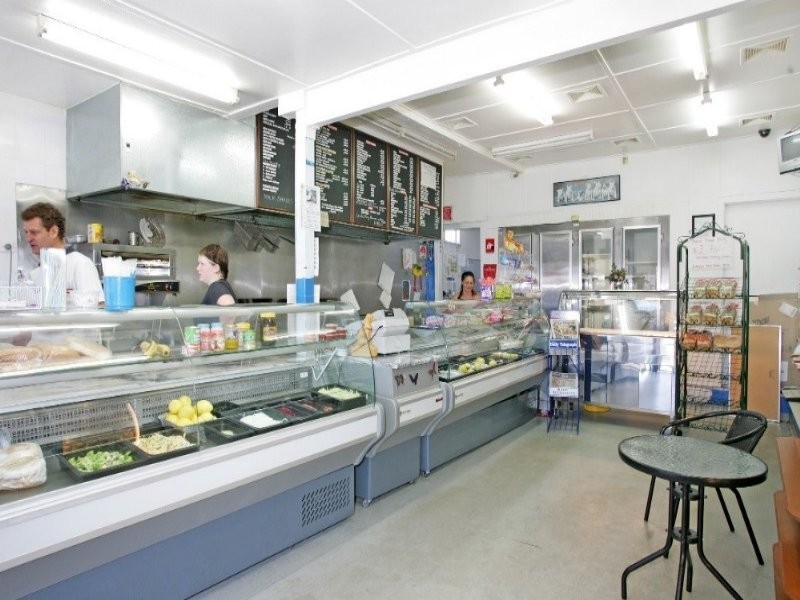 73 Bay Rd, Blue Bay NSW 2261