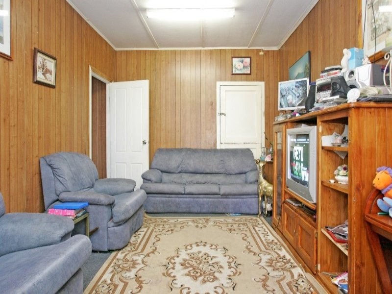 73 Bay Rd, Blue Bay NSW 2261