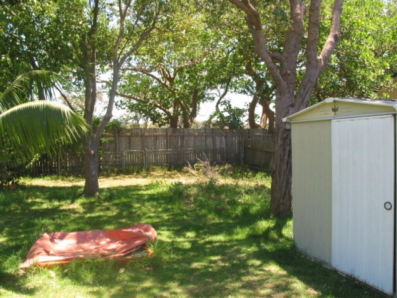 951 The Entrance Road, Forresters Beach NSW 2260