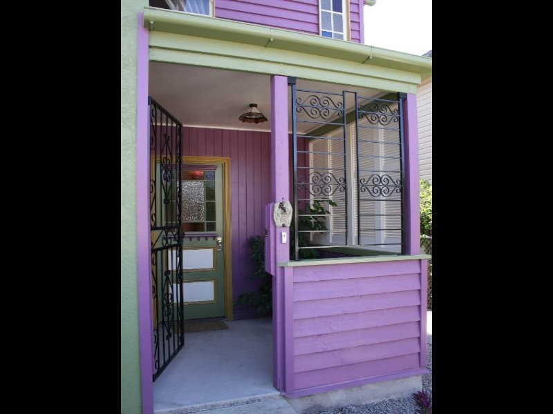 6 Bailey St, Woody Point QLD 4019