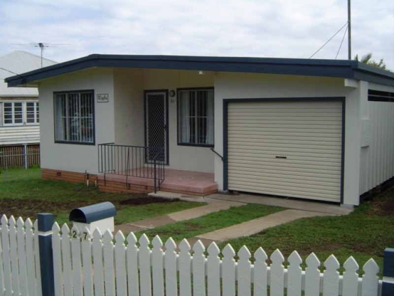 27 Marine Parade, Redcliffe QLD 4020