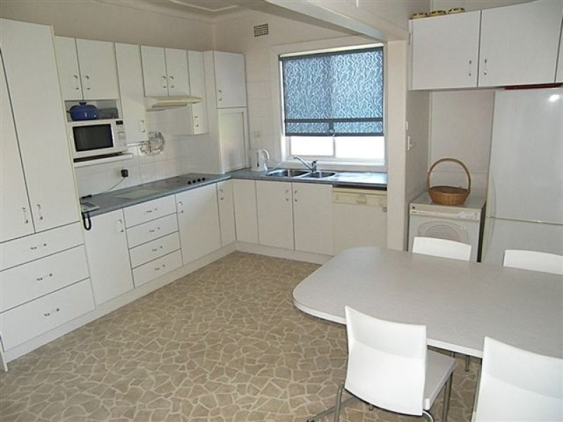77 Avondale Road, Dapto NSW 2530