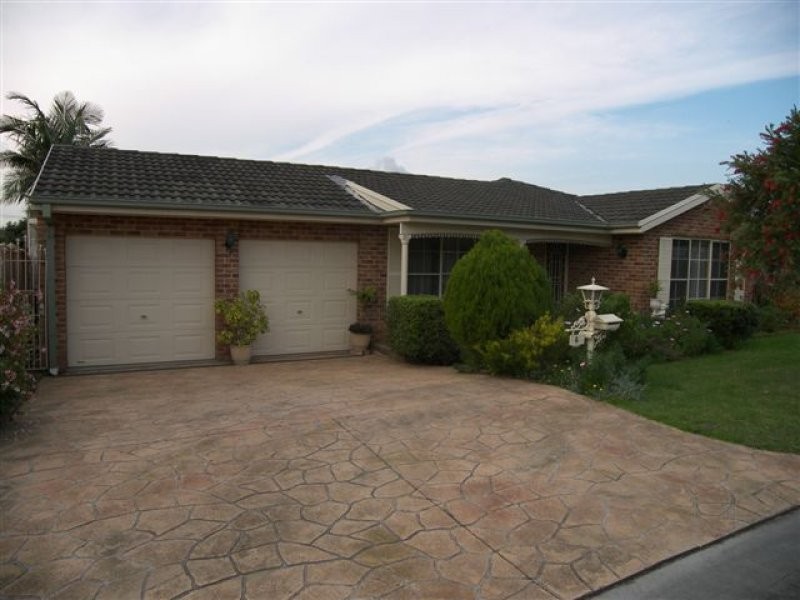 4 Lauren Place, Dapto NSW 2530