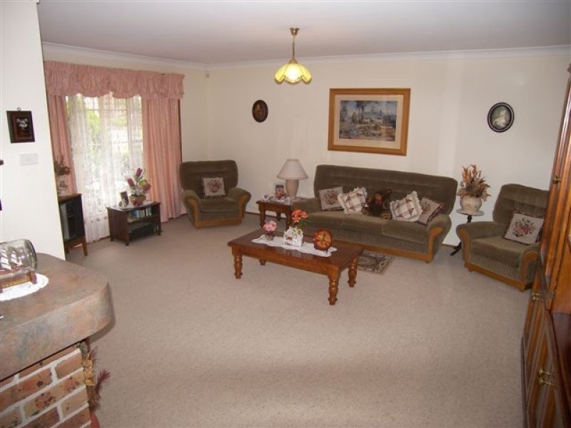 4 Lauren Place, Dapto NSW 2530