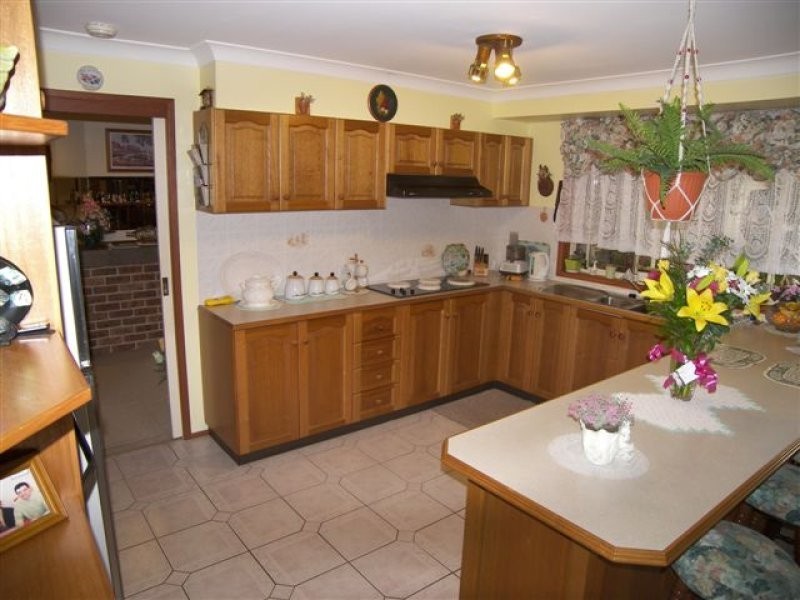 4 Lauren Place, Dapto NSW 2530