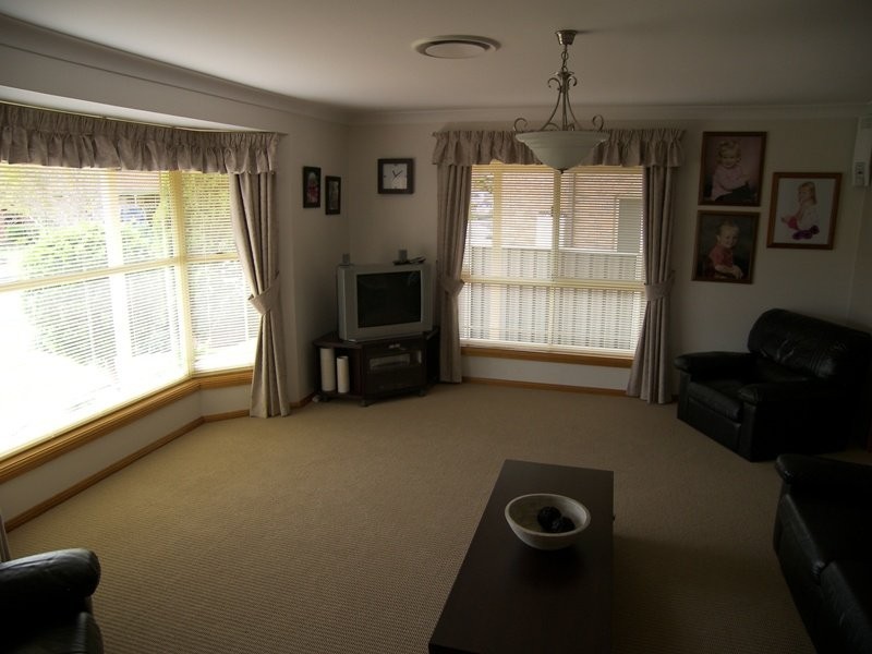 11 TIMMS PLACE, Horsley NSW 2530