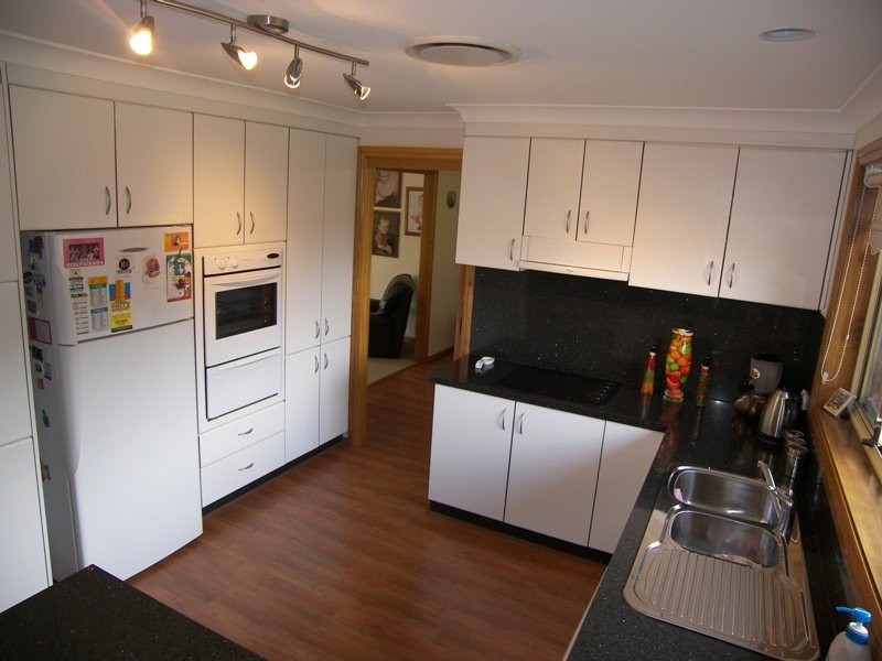 11 TIMMS PLACE, Horsley NSW 2530