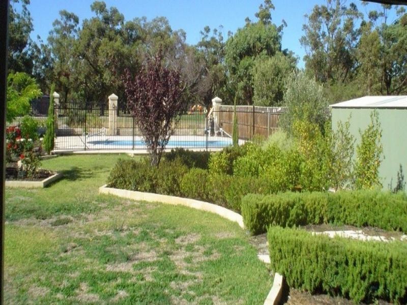 49 Midsummer Circle, Pinjarra WA 6208