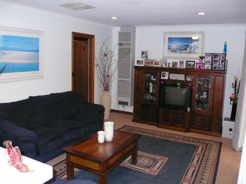 31 Burford Crescent, Redwood Park SA 5097