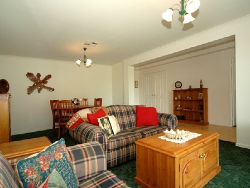 6 Humewood Place, Golden Grove SA 5125