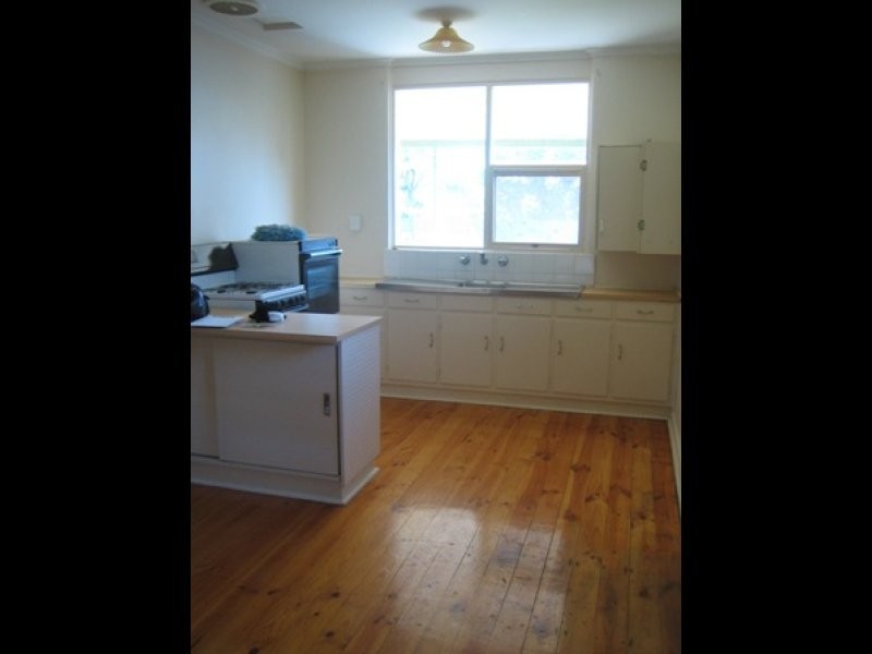 13 Lincoln Avenue, Parafield Gardens SA 5107