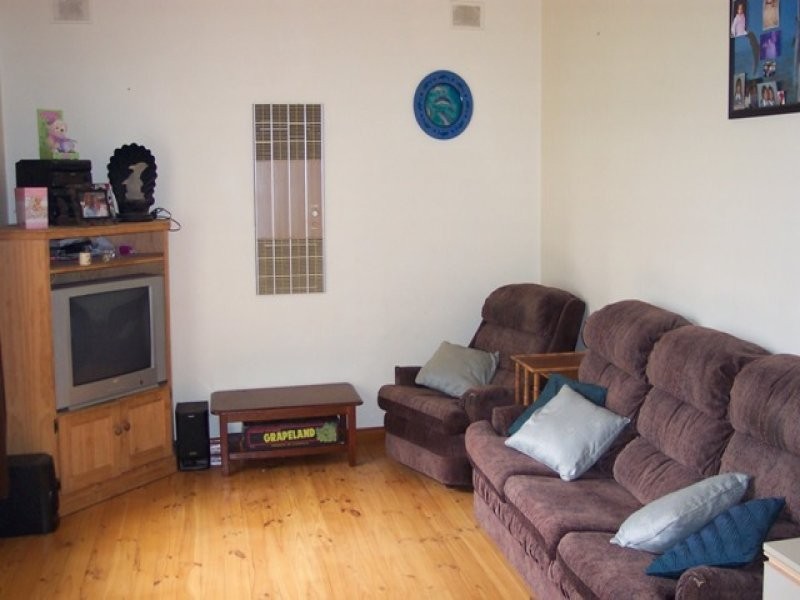 17 Morris Drive, Valley View SA 5093