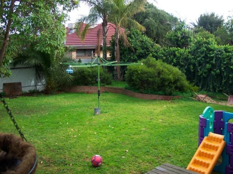 17 Morris Drive, Valley View SA 5093
