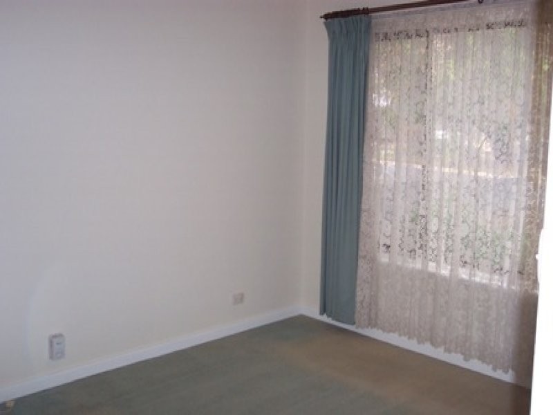 12 Heather Drive, Para Vista SA 5093