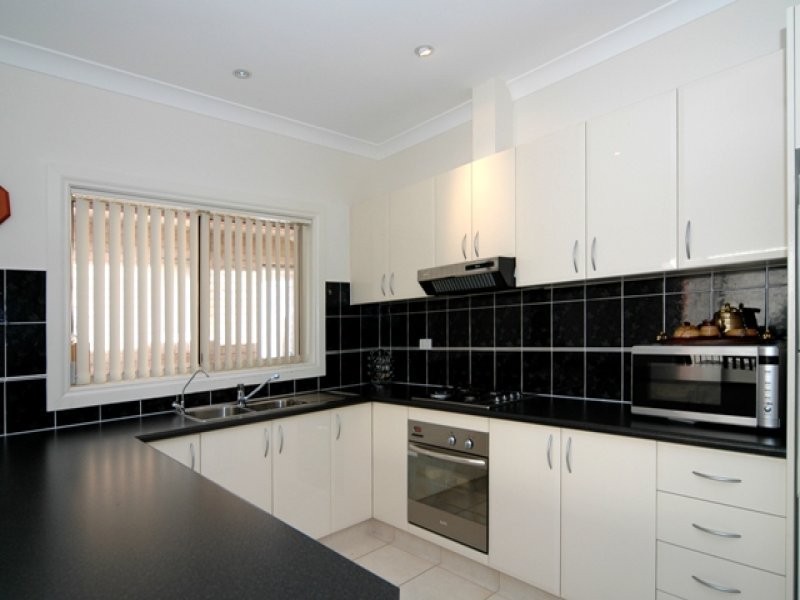 6 John Street, Para Hills SA 5096