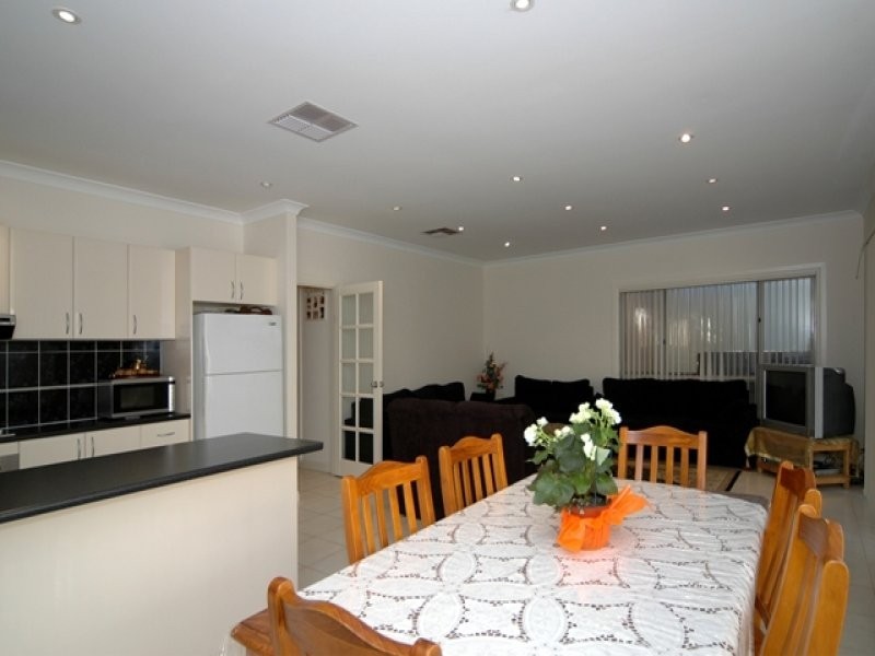 6 John Street, Para Hills SA 5096