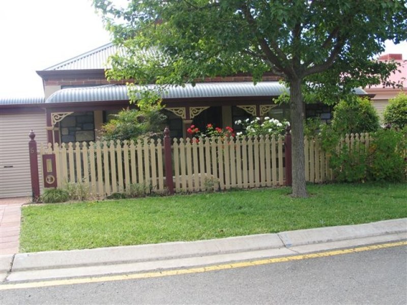 5 Lockwood Drive, Greenwith SA 5125