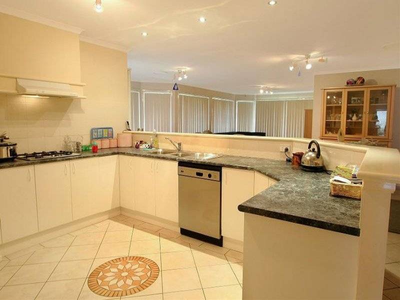 4 Brendan Place, Quakers Hill NSW 2763