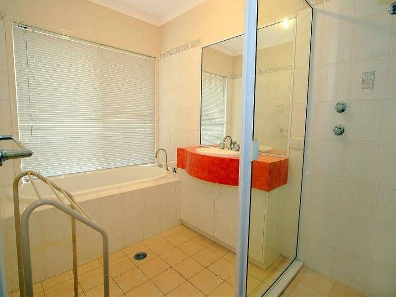 4 Brendan Place, Quakers Hill NSW 2763