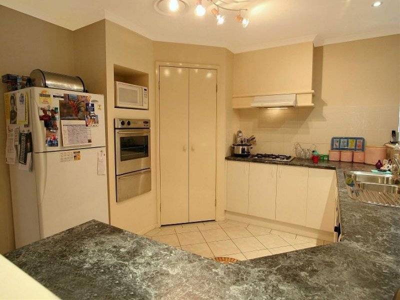 4 Brendan Place, Quakers Hill NSW 2763