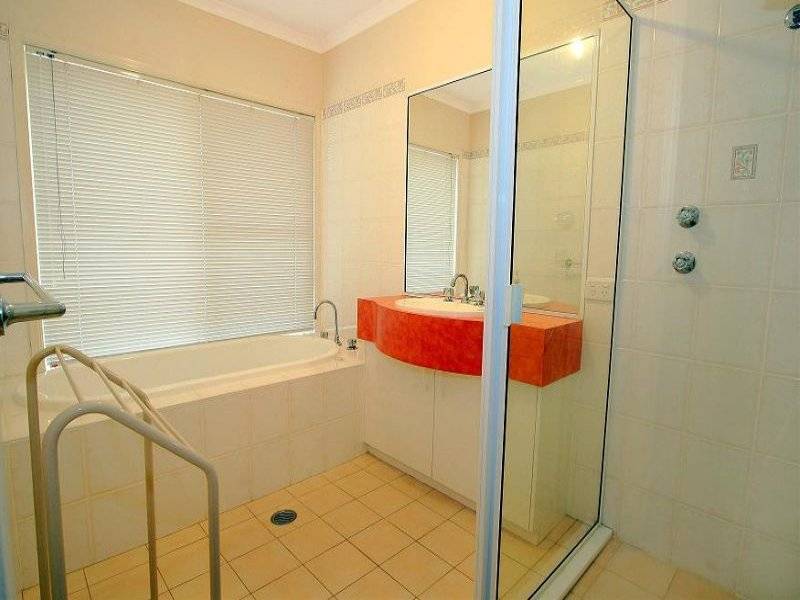 4 Brendan Place, Quakers Hill NSW 2763