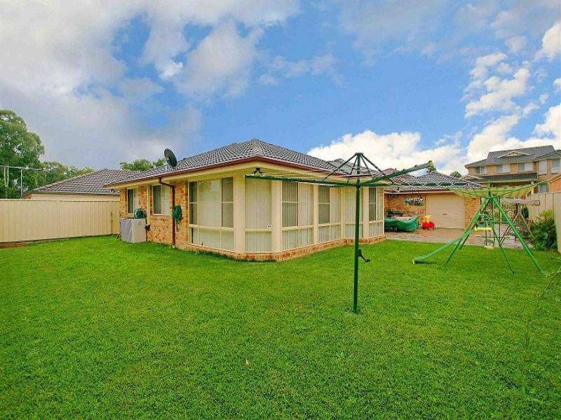4 Brendan Place, Quakers Hill NSW 2763
