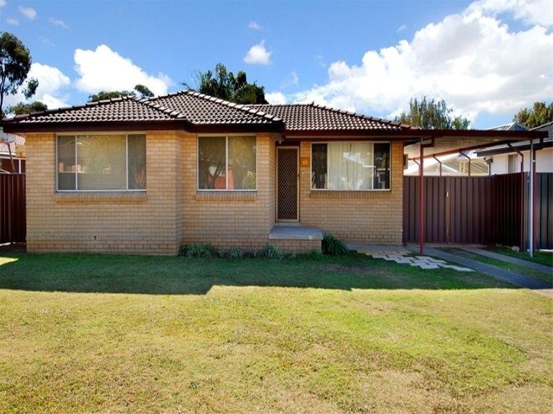 61 Wayne Street. OPEN HOME SAT 5TH JULY 12:00 TO 12:30PM, Dean Park NSW 2761