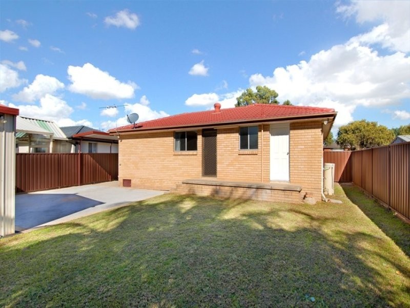 61 Wayne Street. OPEN HOME SAT 5TH JULY 12:00 TO 12:30PM, Dean Park NSW 2761