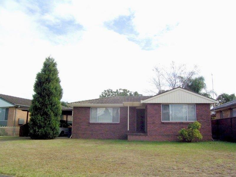 2 Ridgeway Crescent, Quakers Hill NSW 2763