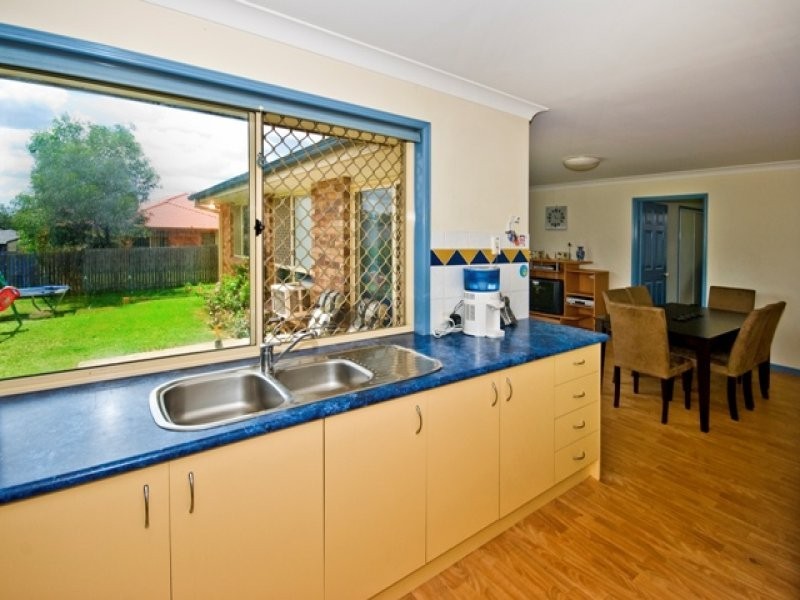 11 Woodrow Place, Marsden QLD 4132