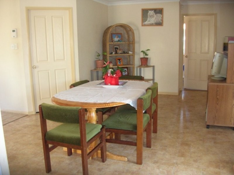 27 Billabong Drive, Crestmead QLD 4132