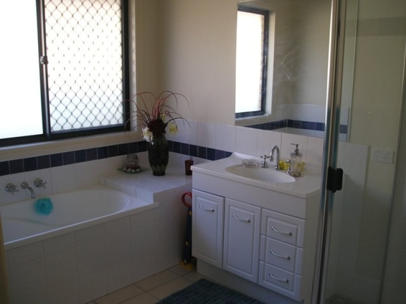 40 Lakeview Drive, Logan Reserve QLD 4133