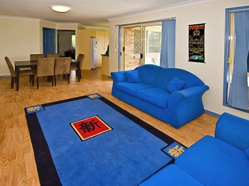 11 Woodrow Place, Marsden QLD 4132