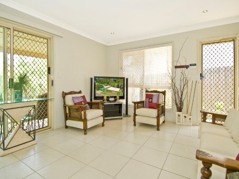 5 Eira Crescent, Edens Landing QLD 4207