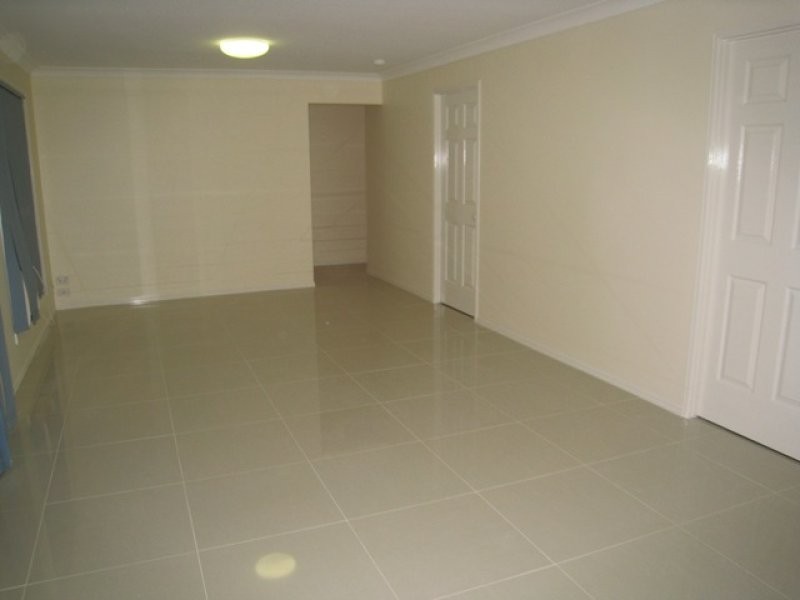 11 Woodrow Pl, Marsden QLD 4132