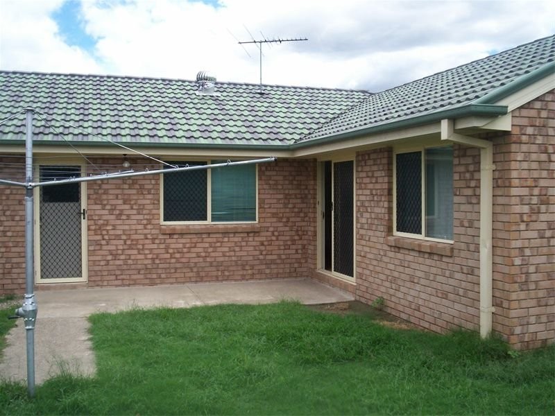 16 CHERRY TREE PLACE, Waterford West QLD 4133